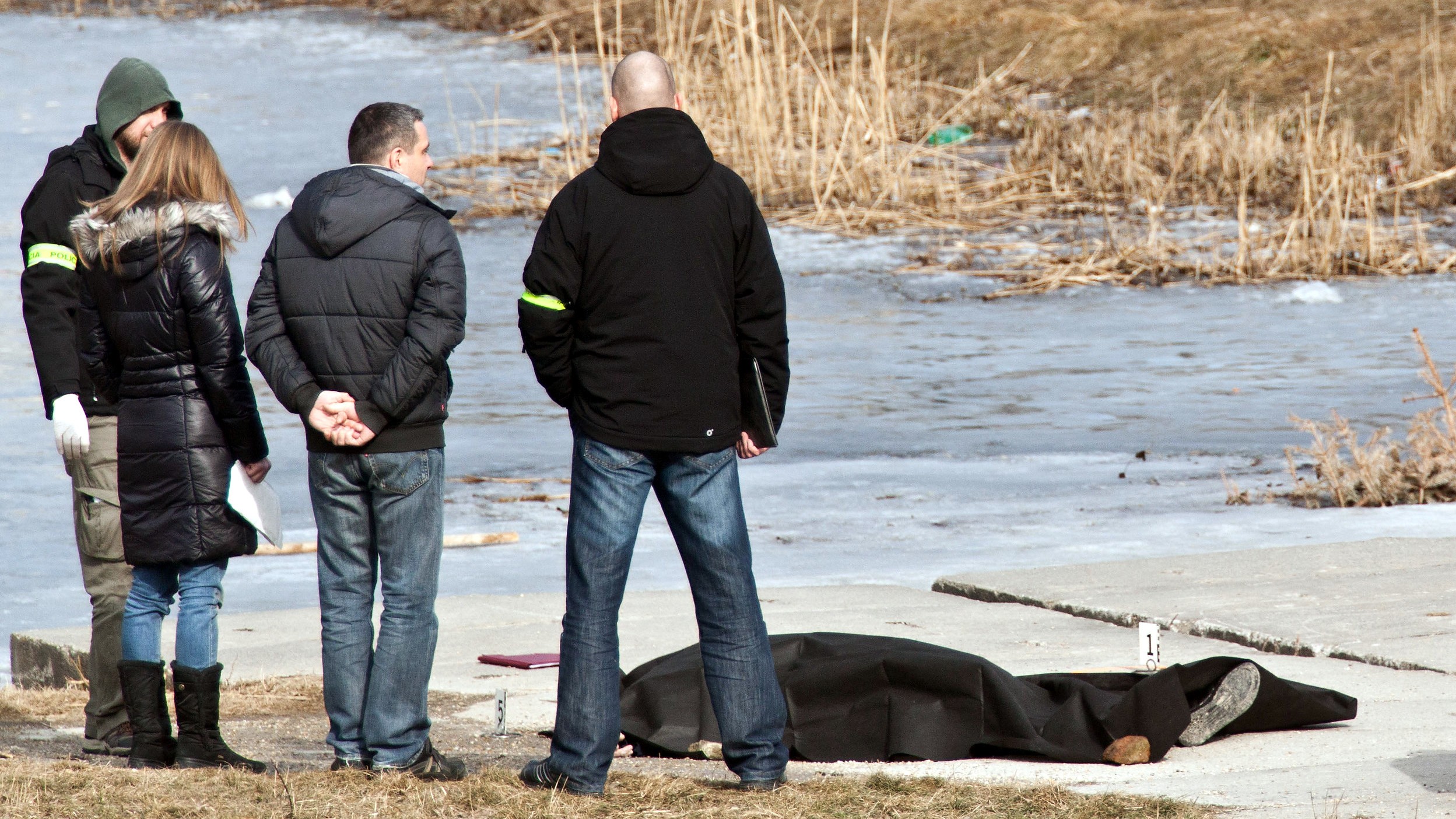 Bratislava_policajti_mŕtvola_prepad_banky_samovražda